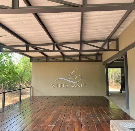 هتل White Sands Lodge