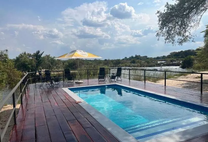 هتل White Sands Lodge