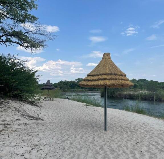 酒店 White Sands Lodge