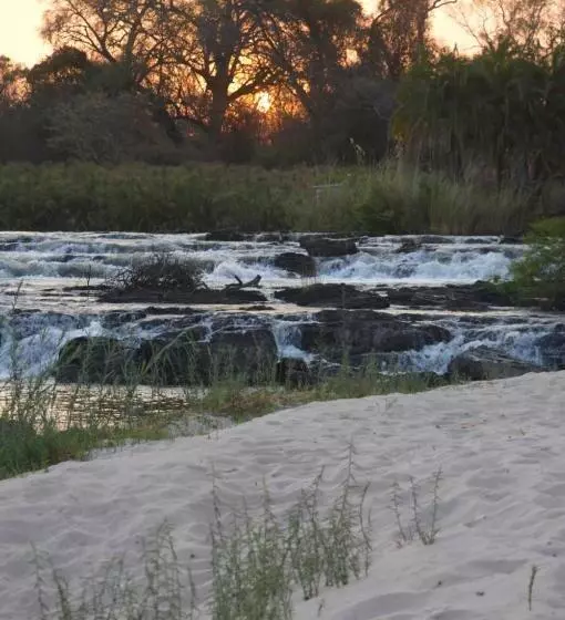 هتل White Sands Lodge