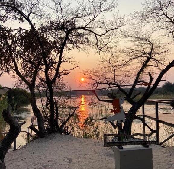 酒店 White Sands Lodge