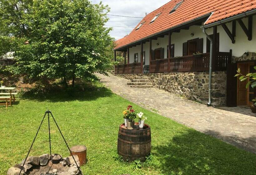 Пансион Tugári Vendégház