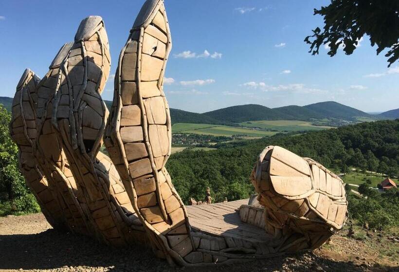 Пансион Tugári Vendégház