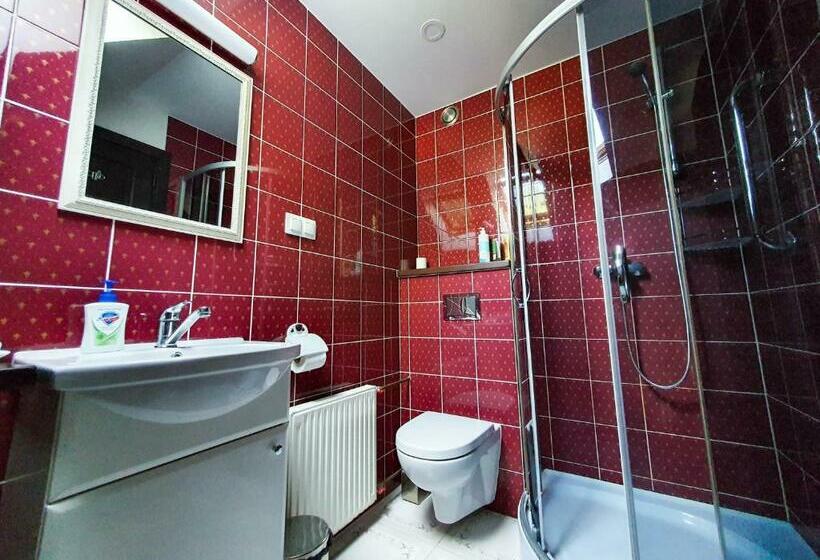 پانسیون Waterfront Villa Artvė With Sauna   Self Check In