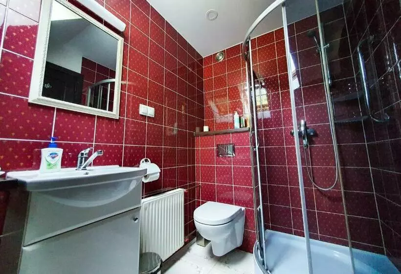 پانسیون Waterfront Villa Artvė With Sauna   Self Check In