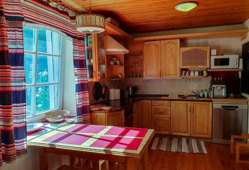 پانسیون Waterfront Villa Artvė With Sauna   Self Check In