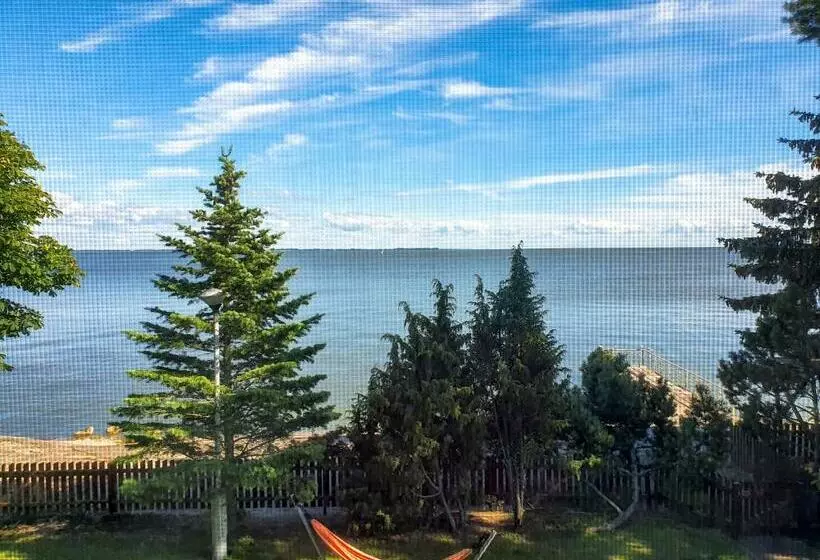 پانسیون Waterfront Villa Artvė With Sauna   Self Check In