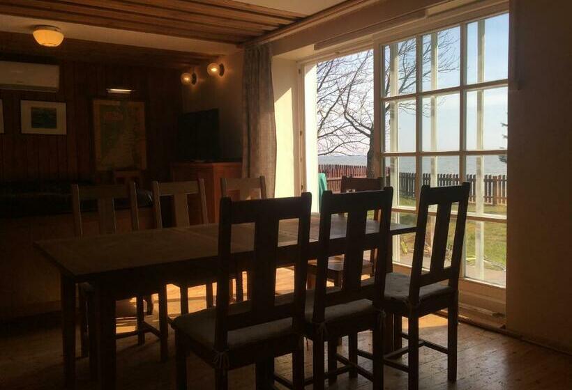 پانسیون Waterfront Villa Artvė With Sauna   Self Check In