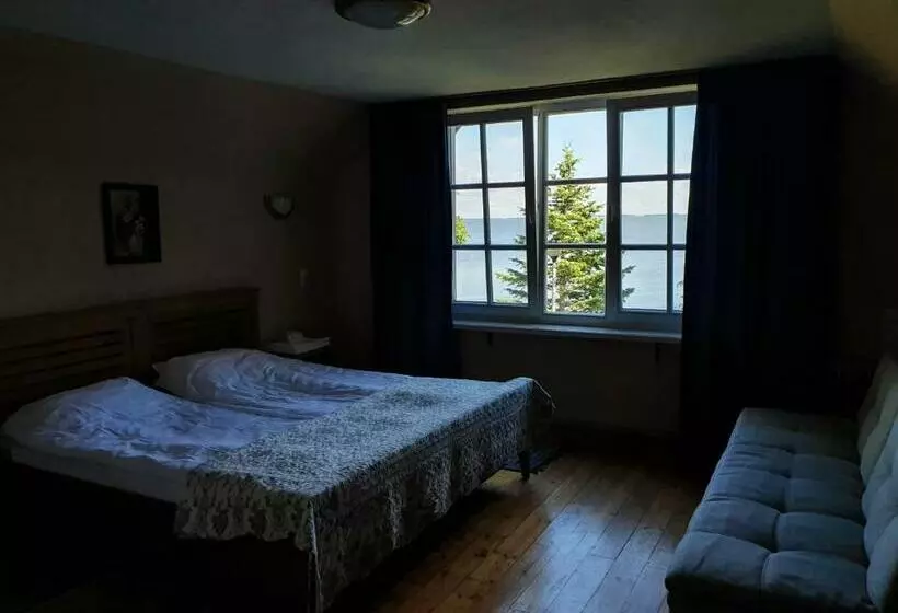 پانسیون Waterfront Villa Artvė With Sauna   Self Check In