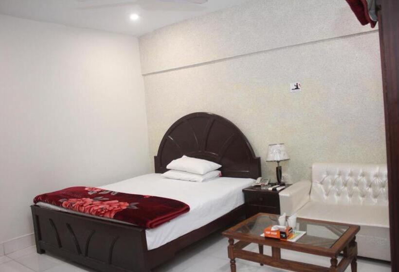 هتل Pakistan Club Inn