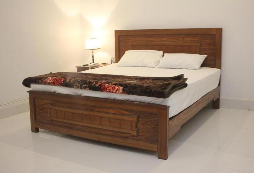 هتل Pakistan Club Inn