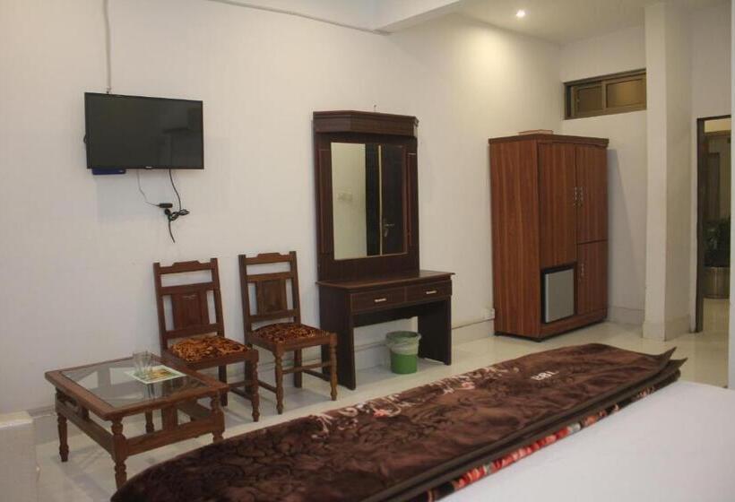 هتل Pakistan Club Inn