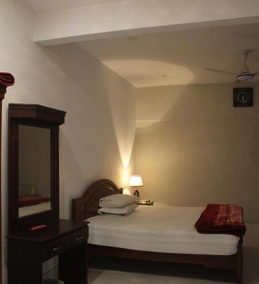 هتل Pakistan Club Inn