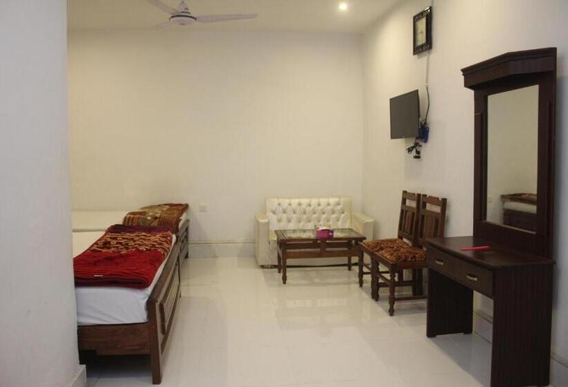 هتل Pakistan Club Inn