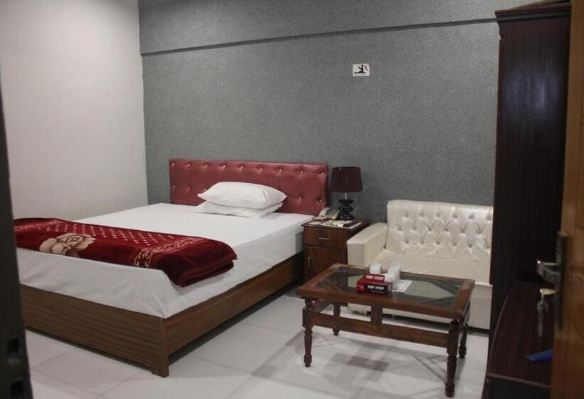 هتل Pakistan Club Inn
