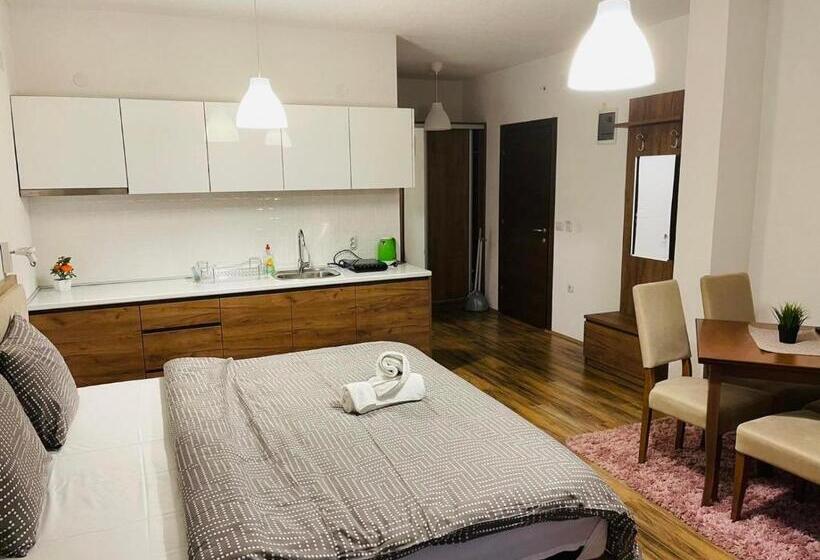 پانسیون Fuk Tak Apartmani&restoran