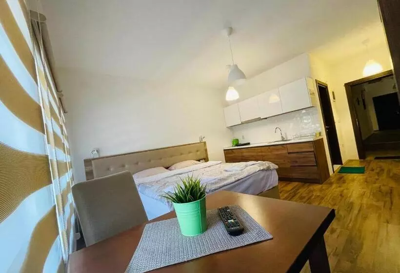 پانسیون Fuk Tak Apartmani&restoran