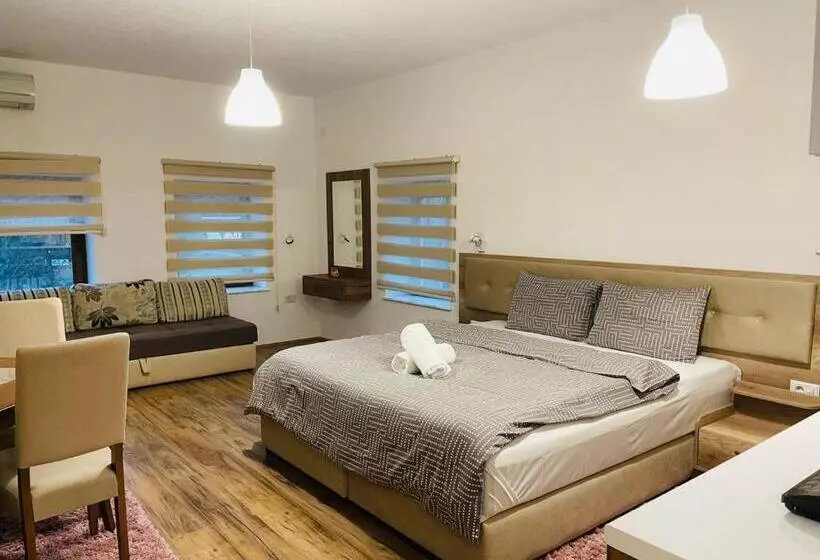 پانسیون Fuk Tak Apartmani&restoran