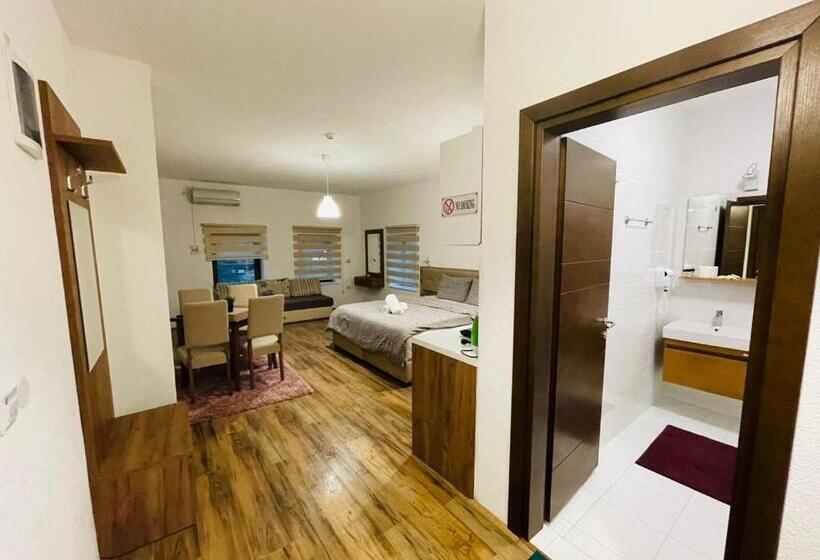 پانسیون Fuk Tak Apartmani&restoran