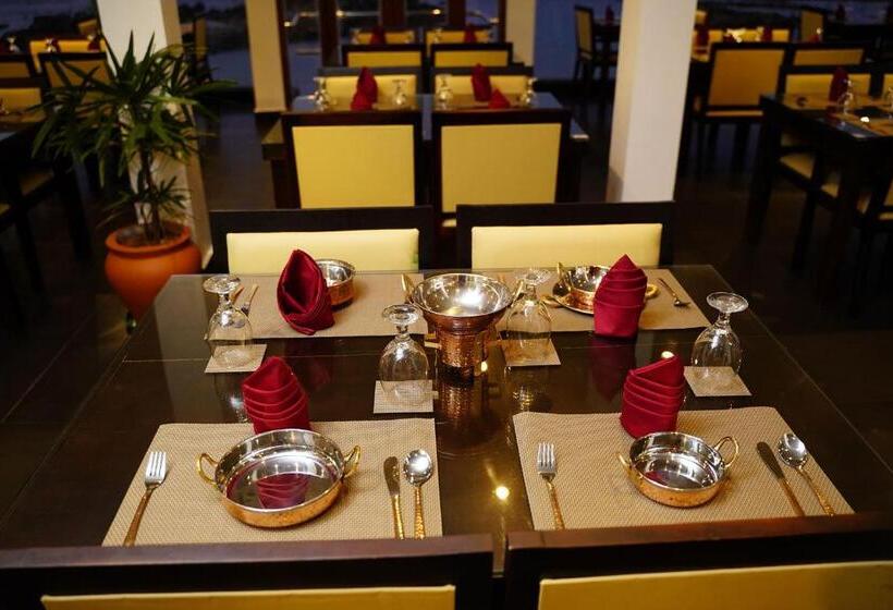 Village Hotel Northern Point