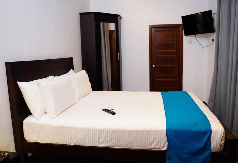 Village Hotel Northern Point