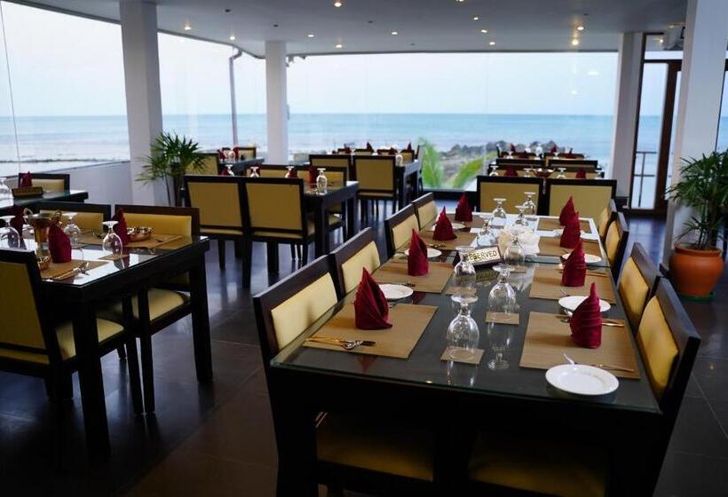 Village Hotel Northern Point