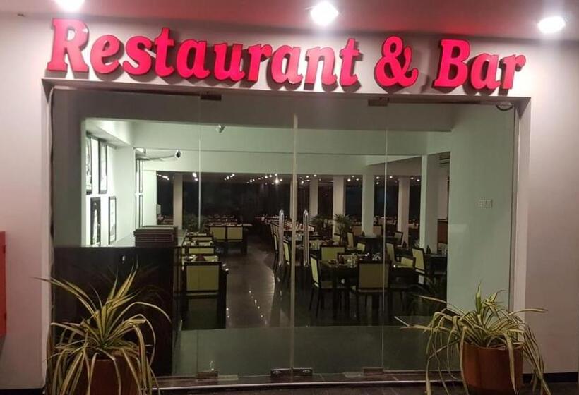 Village Hotel Northern Point