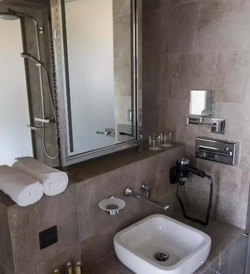 هتل Castel Mimi Wine Resort