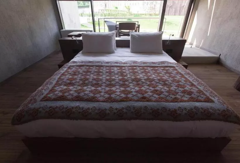 هتل Castel Mimi Wine Resort