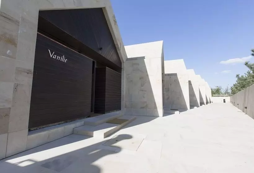 هتل Castel Mimi Wine Resort