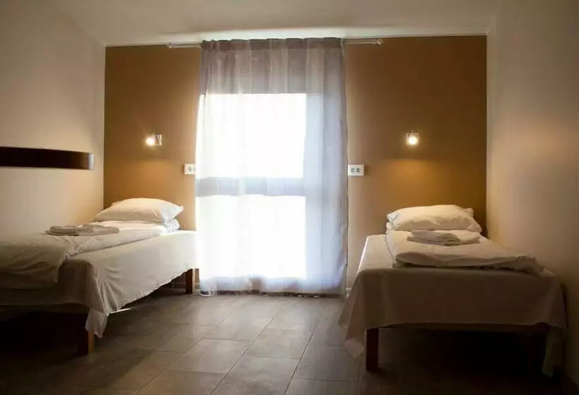 Oxcafe Hostel