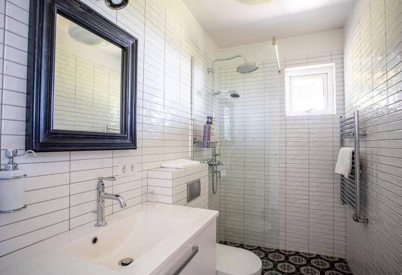 پانسیون Ekra Glacier Lagoon