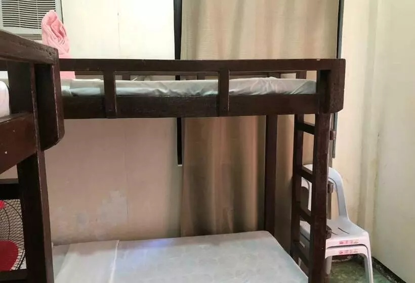 Retkeilymaja Edem Tourist Inn Malapascua