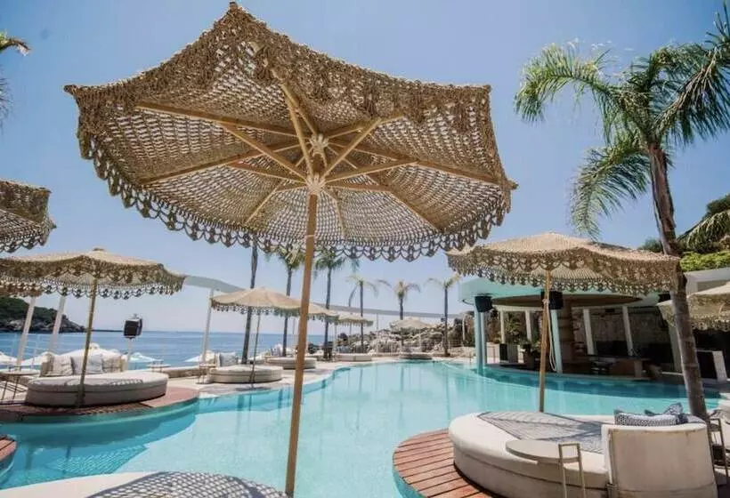 Folie Marine Beach Hotel Club