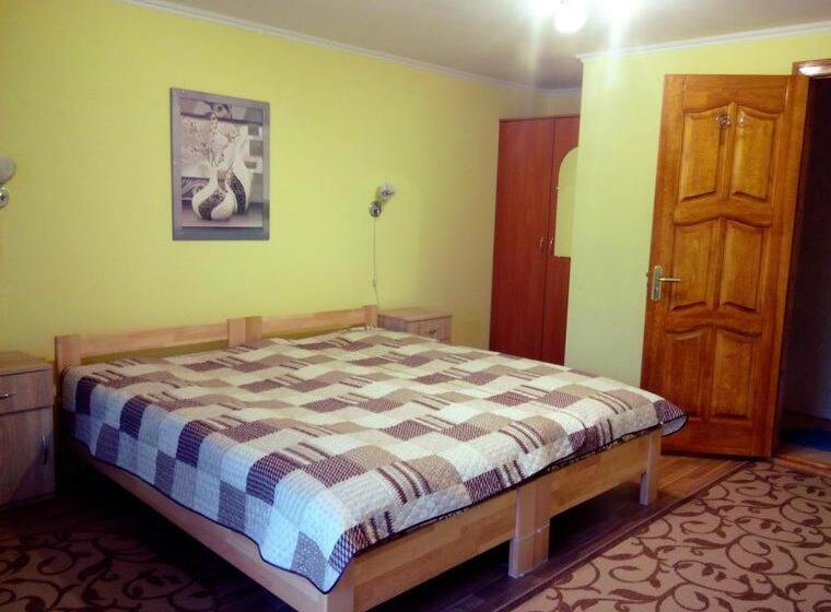 膳宿费 садиба на хуторі