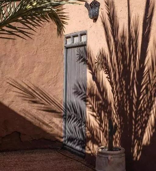 Majatalo Kasbah Aitisfoul