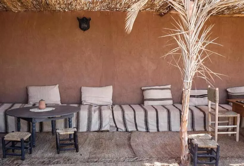 Majatalo Kasbah Aitisfoul