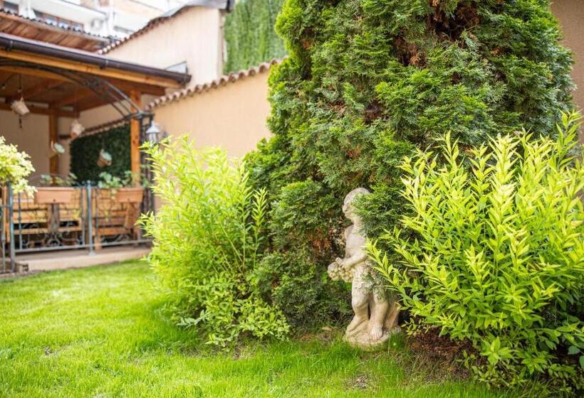 پانسیون Villa Martina