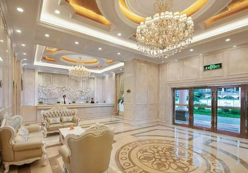 Vienna Hotel Shenzhen Gongming Huafa North Road