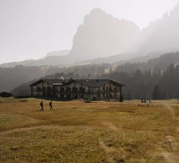 Hotelli Brunelle Seiser Alm Lodge