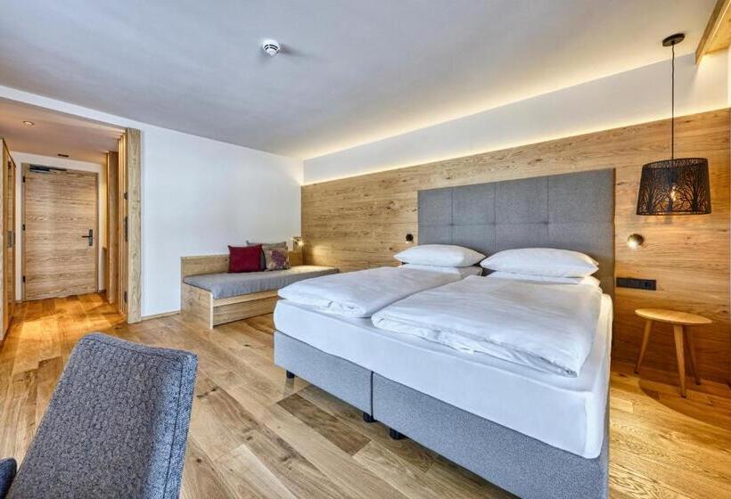 Отель Brunelle Seiser Alm Lodge