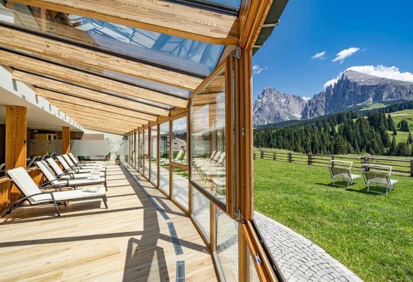 Отель Brunelle Seiser Alm Lodge