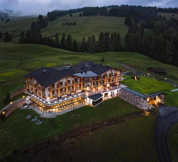 فندق Brunelle Seiser Alm Lodge