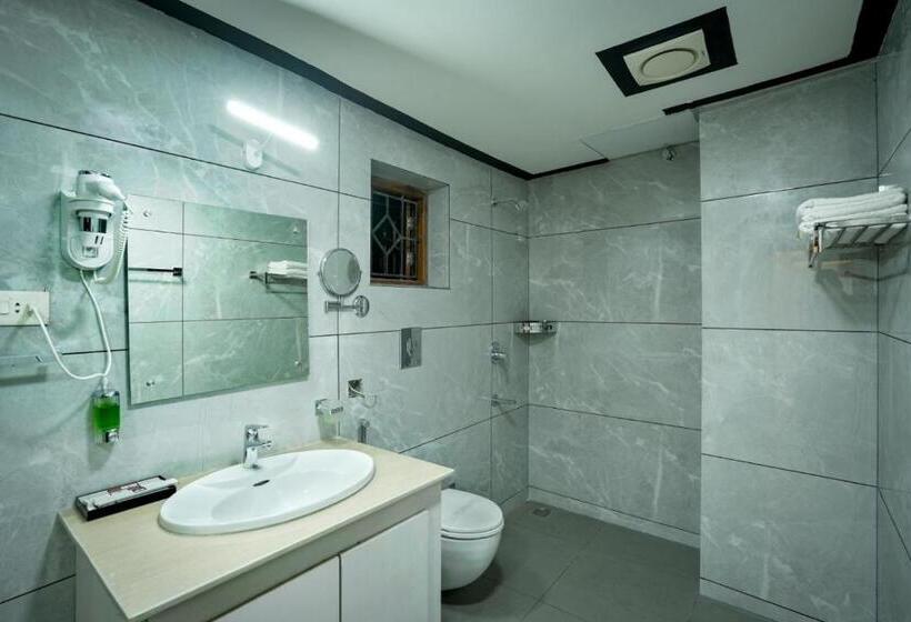 בית מלון כפרי Empire Residency