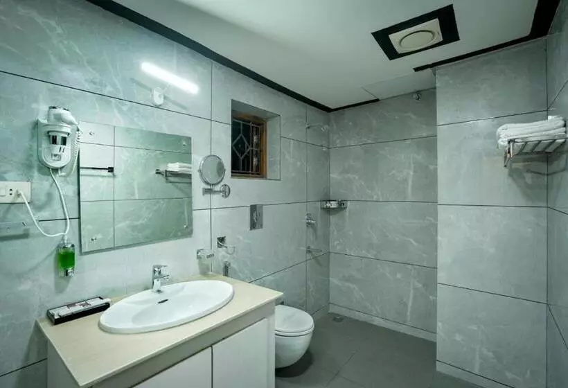 Hotelli Empire Residency