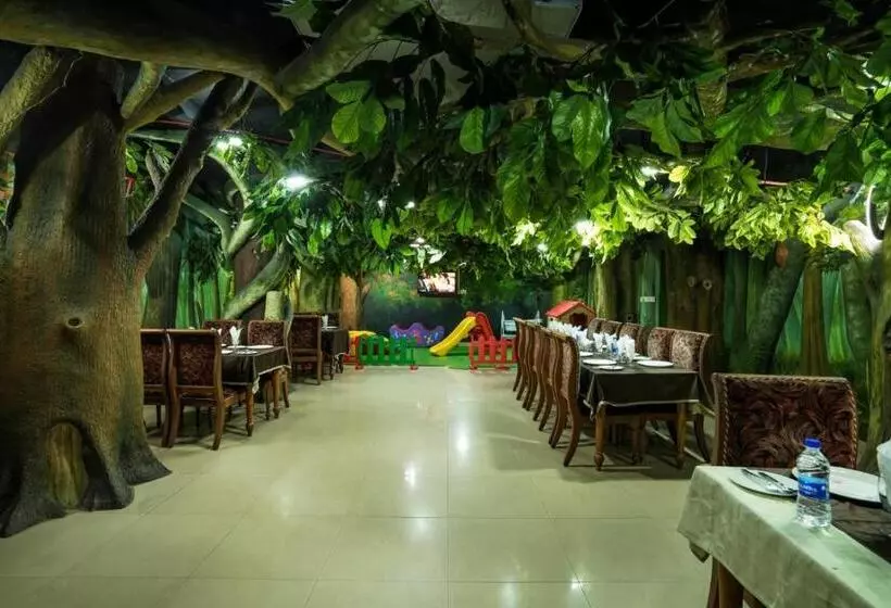 Hotelli Empire Residency