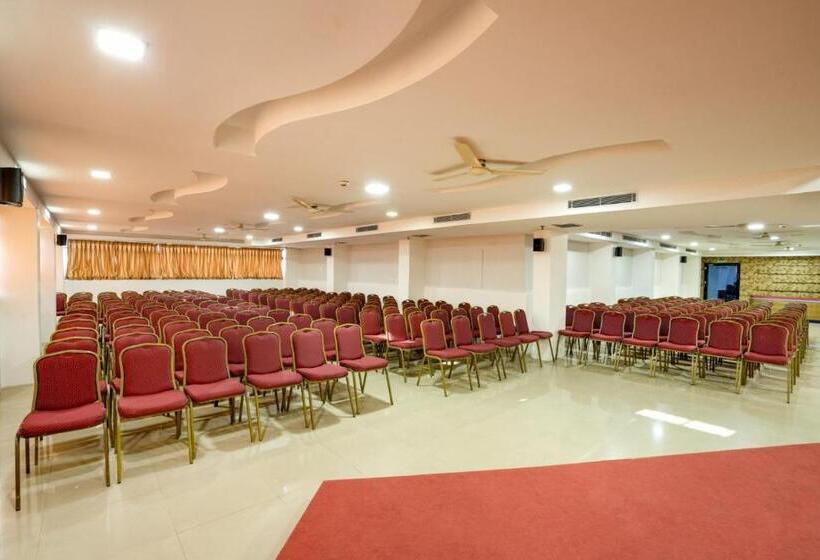 בית מלון כפרי Empire Residency