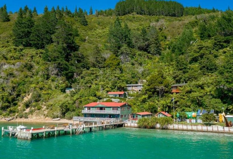 Resort The Lodge At Te Rawa