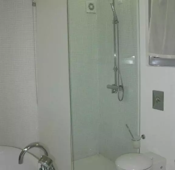 Family Hotel The Body