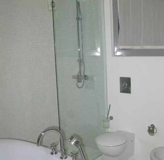 Family Hotel The Body